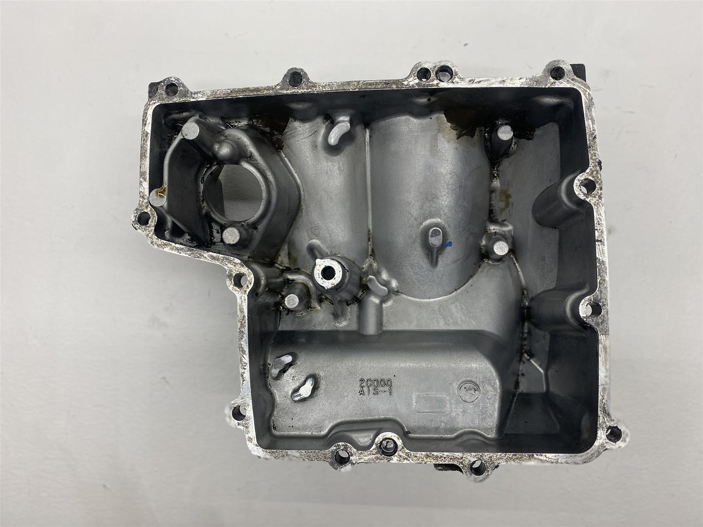 2009 Yamaha YZF-R6 Oil Pump OEM Cover Engine Motor Bottom 2C0-13400-00-00 YZF R6