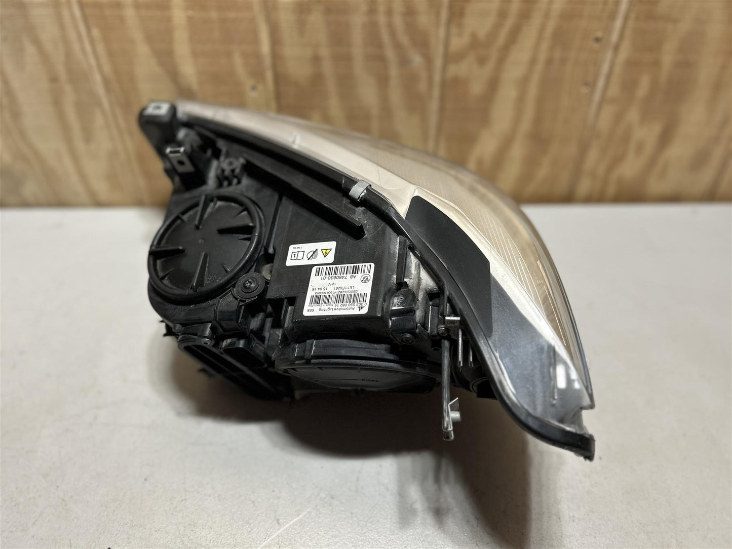 2016 BMW M4 Passenger Headlight Assembly OEM 2015-2020