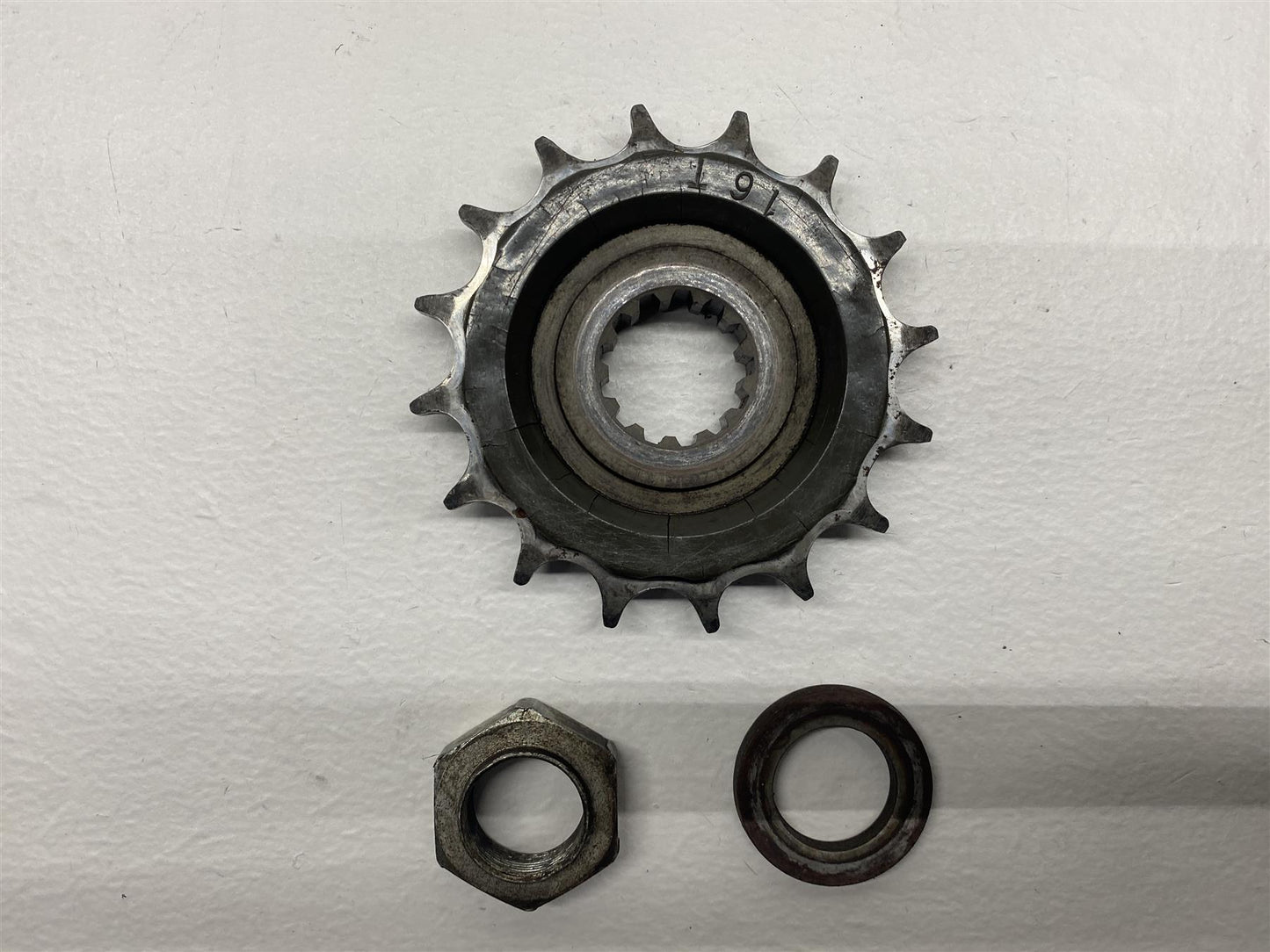 2009 Yamaha YZF-R6 Front Sprocket Drive Gear Nut OEM Washer Steel YZF R6