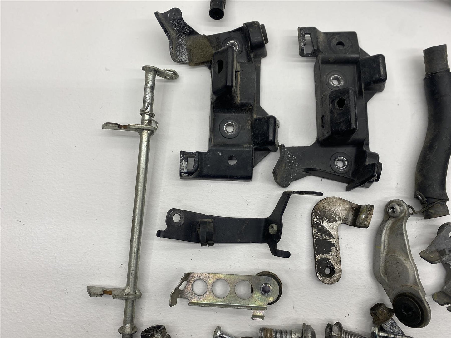 2009 Yamaha YZF-R6 Miscellaneous Bolt Kit OEM Pivot Hardware Assembly YZF R6