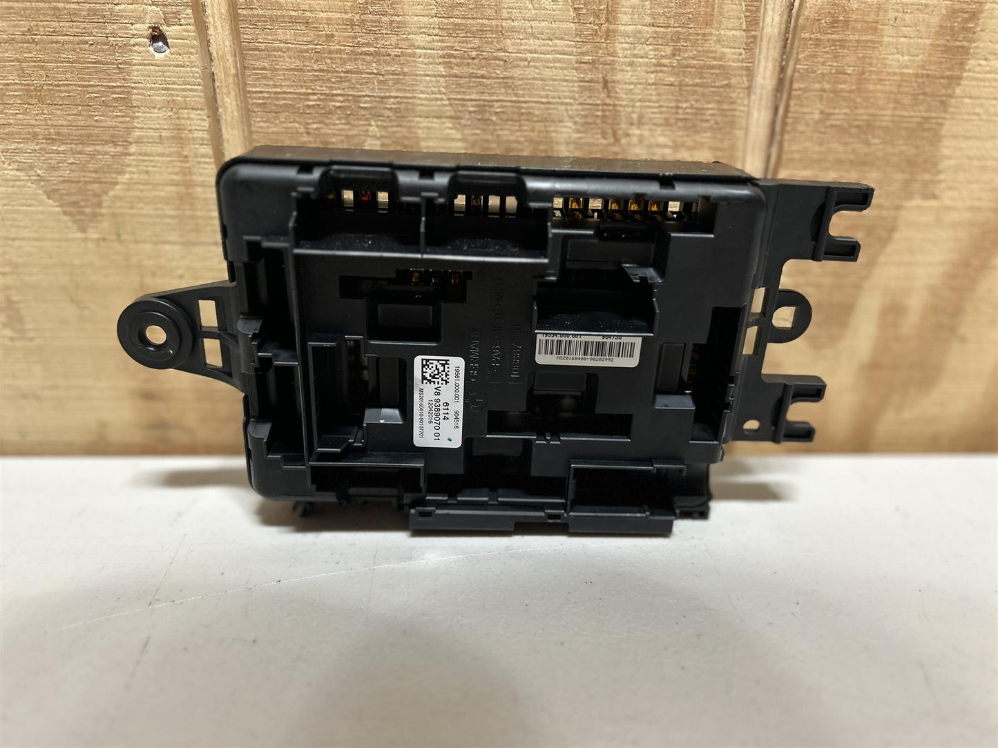 2016 BMW M4 Rear Power Distribution Fuse Box OEM 9369070 2015-2020