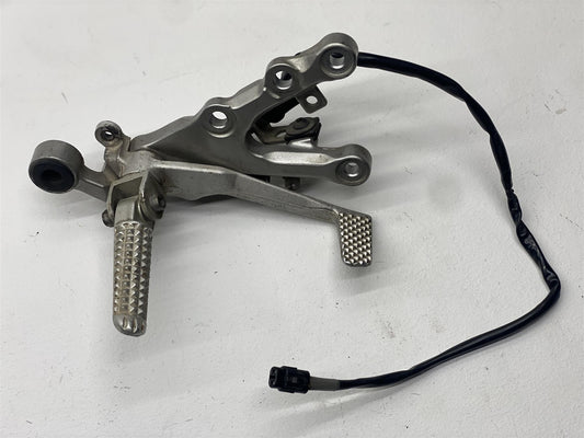 2009 Yamaha YZF-R6 Rear Brake Foot Pedal Mount Sensor OEM Lever Rearset YZF R6